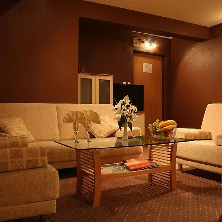 брод - безплатен паркинг 3*